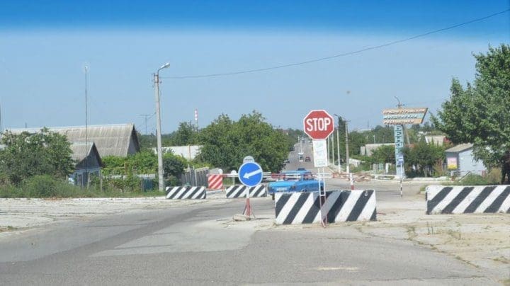 Prima consecință tragică în urma instalării posturilor ilegale în Zona de Securitate: Un șofer s-a izbit mortal în blocurile de beton