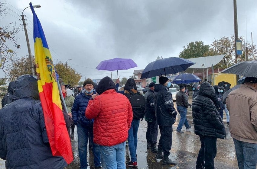 Decizia privind interzicerea transportarii organizate a alegătorilor la secțiile de vot, sub semnul întrebării