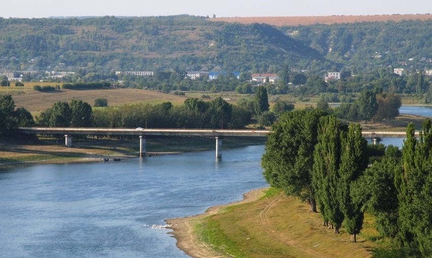 SONDAJ: Moldovenii văd regiunea transnistreană în componența Republicii Moldova
